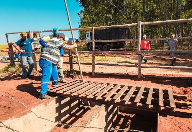 Meio Ambiente da Prefeitura de Agudos executa força-tarefa para manutenção das estradas da zona rural