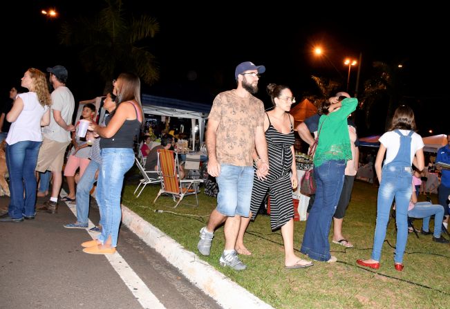 Feirinha da Lua se consolida como opção cultural e de lazer em Agudos