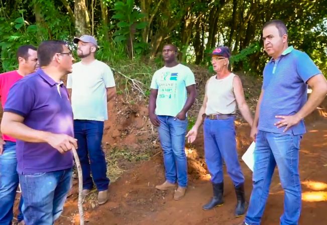 Prefeitura de Agudos atende reivindicação antiga de proprietários e moradores da zona rural e recupera estradas